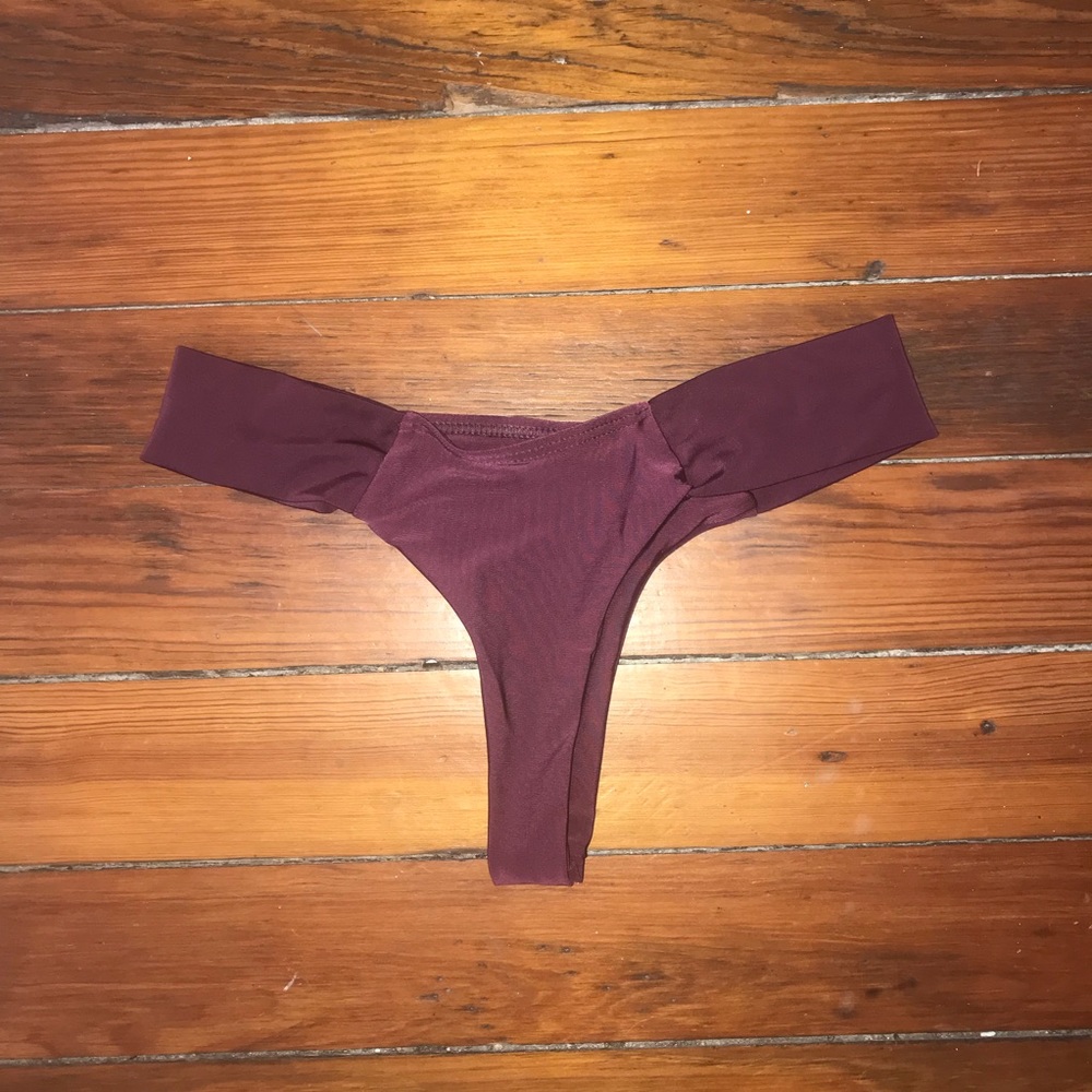 Thong bikini bottom